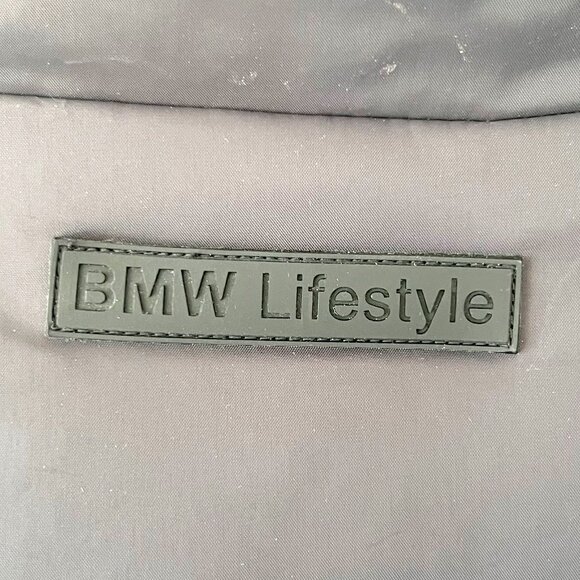 BMW Brand Lifestyle Men's Downfilled Driver's Vest! - Picture 6 of 16